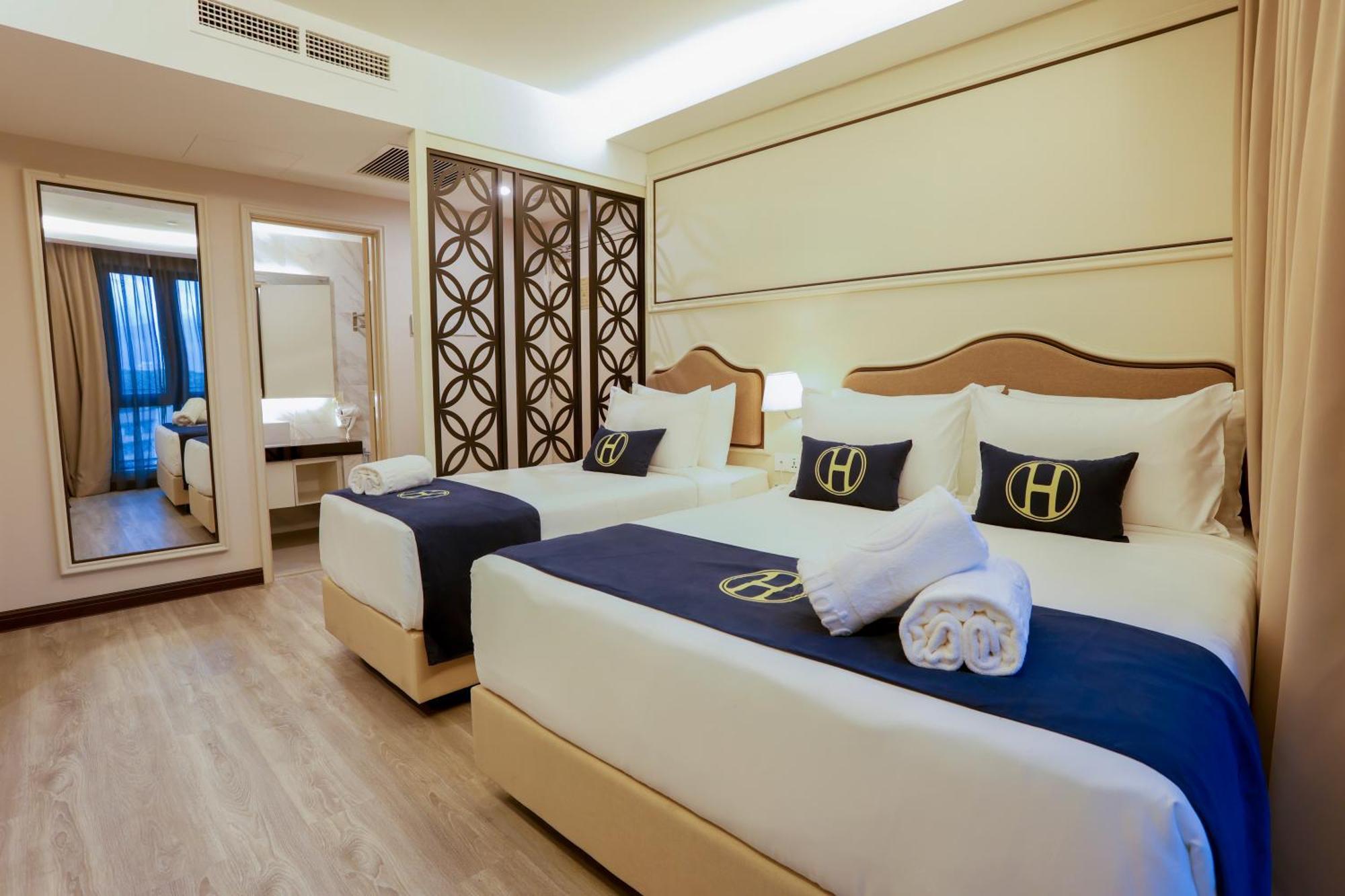 The Host Hotel Ipoh Exterior photo